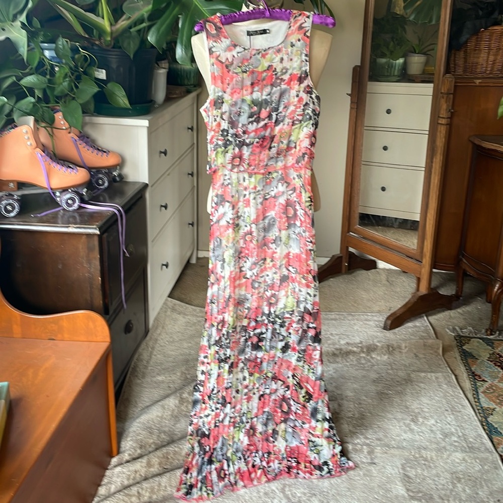 Mia Mia vibrant floral chiffon maxi dress, woman’s medium